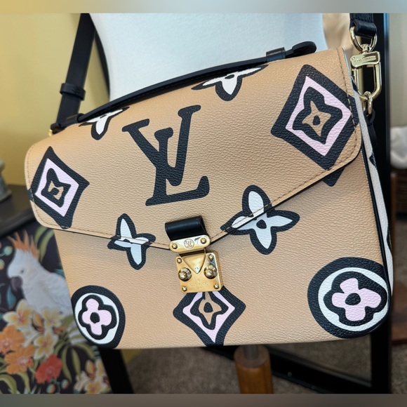 Louis Vuitton RARE Monogram Giant Wild At Heart Pochette Metis Arizona - Picture 3 of 12